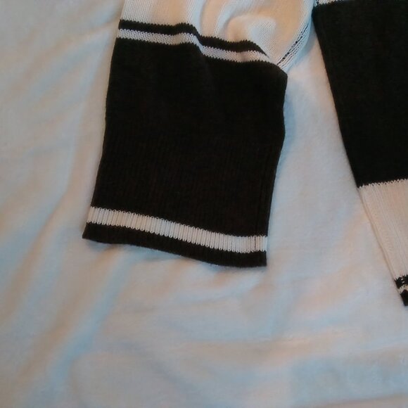 Divided By H&M Womens Black And White Colorblock Lightweight Sweater - Picture 3 of 11